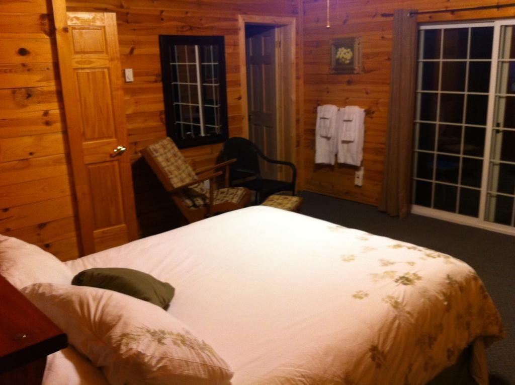 Lake Lauzon Resort Blind River Δωμάτιο φωτογραφία